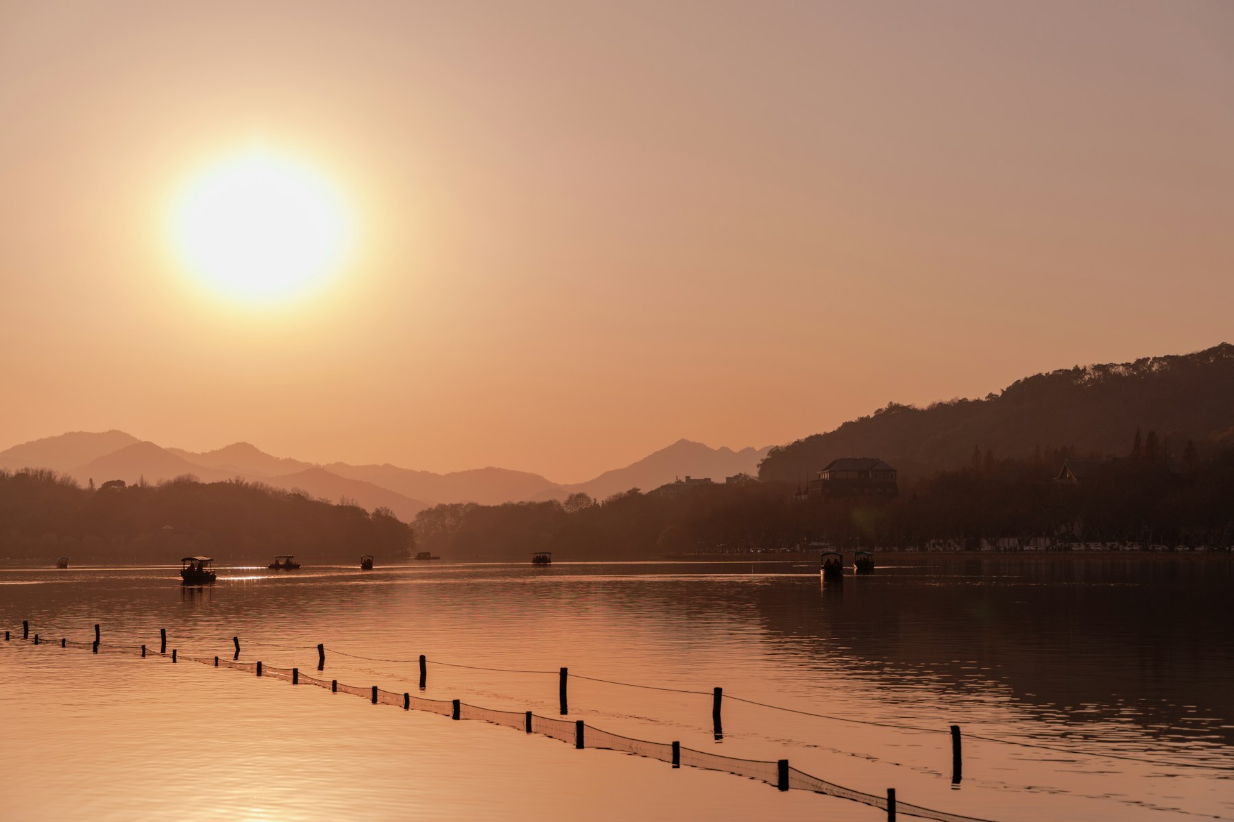 宿迁骆马湖湖岸与日落
